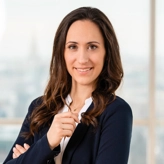 © Klaus Ranger Sylvia Machherndl, Investor Relations Manager